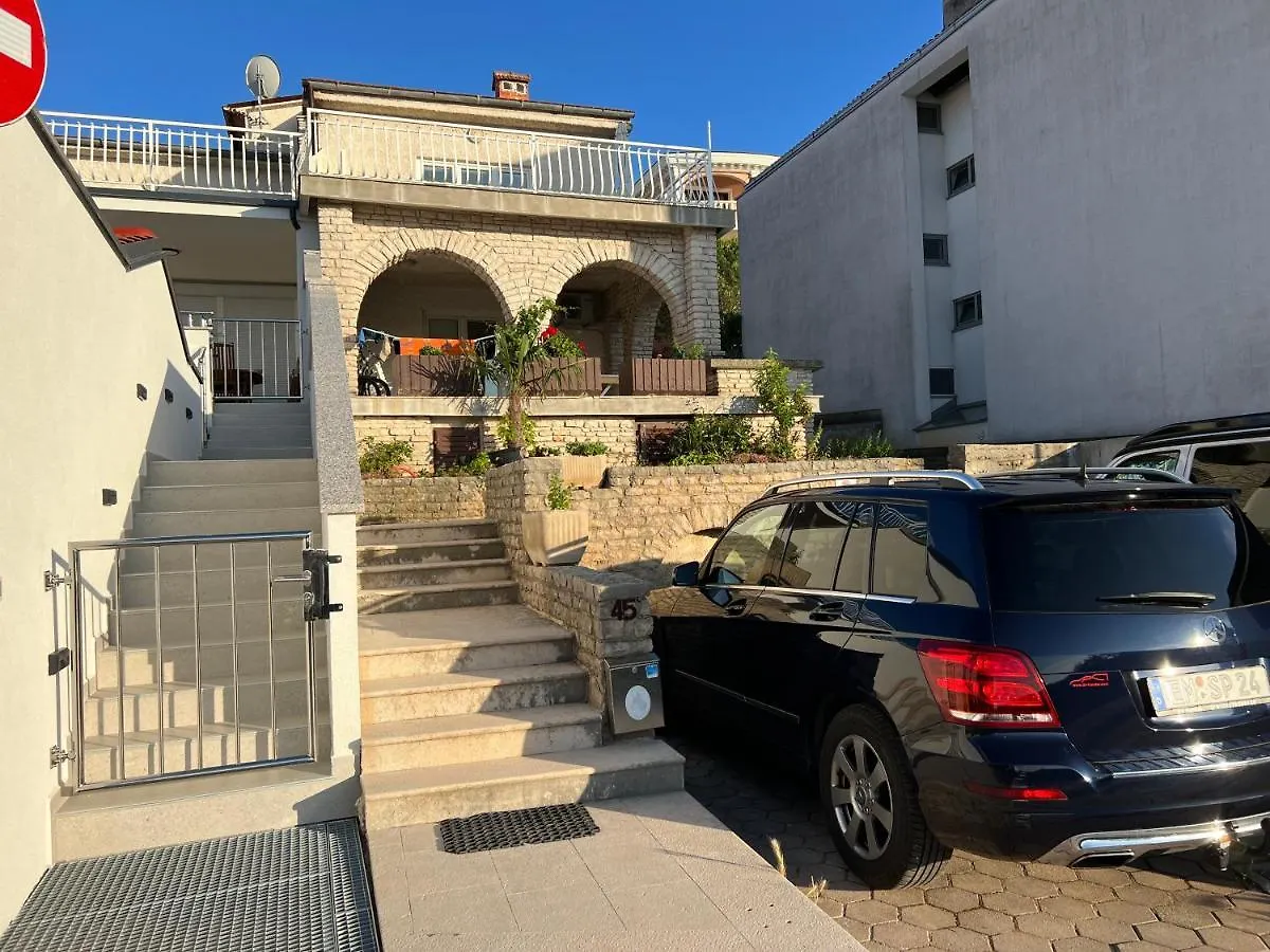 Apartment Apt By The Sea 1 Pula
